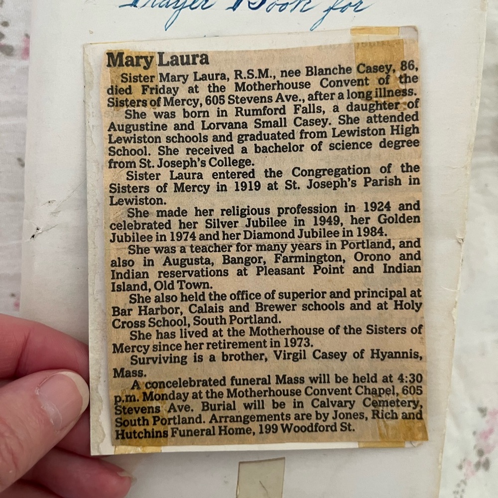 Very special sister owned Vintage Prayer Book by Father Lasance with ephemera - Picture 10 of 10